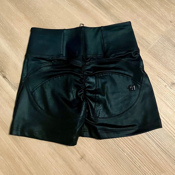 Freddy WRUP Metallic Lurex - High Waisted - Shorts - Midnight Black NWOT - Picture 2 of 3
